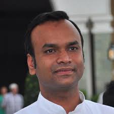 ವಿವಿಗಳ ಪಠ್ಯಕ್ರಮ ಬದಲಾಯಿಸುವ ಅಗತ್ಯವಿದೆ: ಪ್ರಿಯಾಂಕ ಖರ್ಗೆ